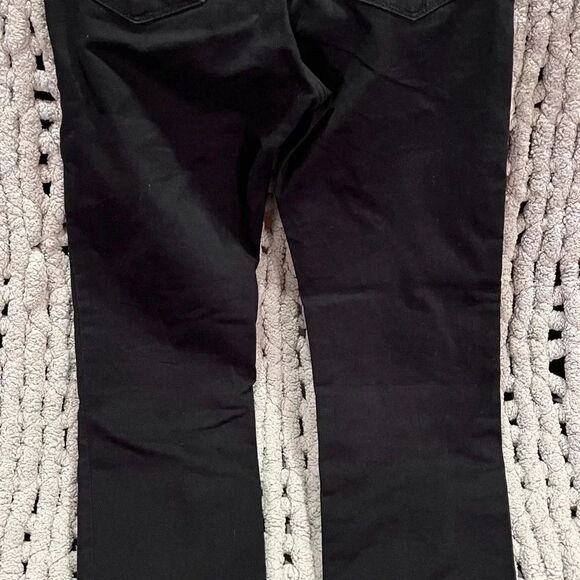 Levi’s Premium 724 High Rise Straight Black Jeans - Picture 5 of 7